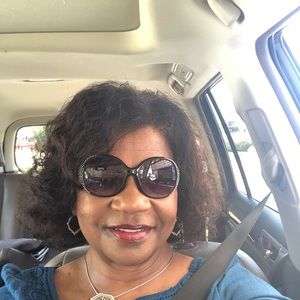 Meet your Posher, Laria